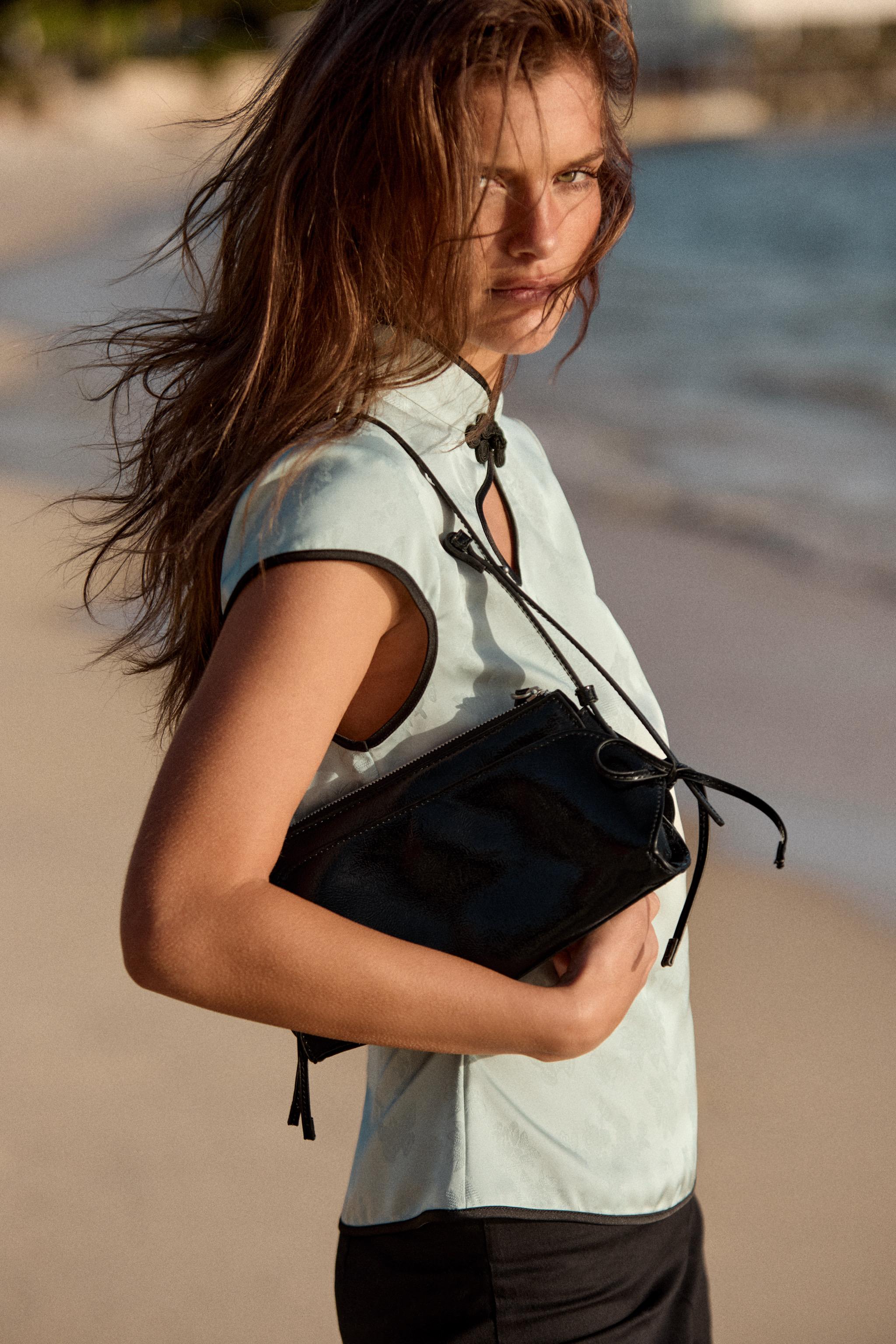 SHOULDER BAG WITH BOWS